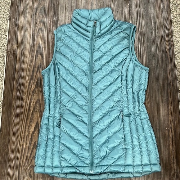 32 HEAT Puffer Vest - Picture 2 of 6